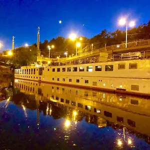 Hotel na wodzie Florentina Boat, Praga
