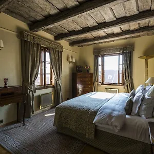 Golden Well Hotel