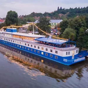 Hotel na wodzie Racek, Praga