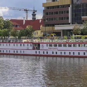 Hotel na wodzie River Koenigstein, Praga