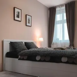 Apartamento Vltavska A, Praga