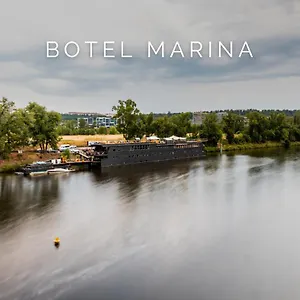 Hotel na wodzie Marina, Praga