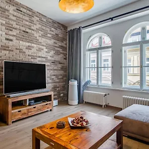 Luxury At Centre Andel! Apartment
