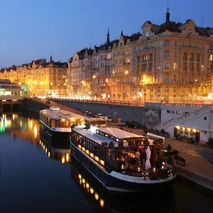 Hotel na wodzie Boat Matylda, Praga