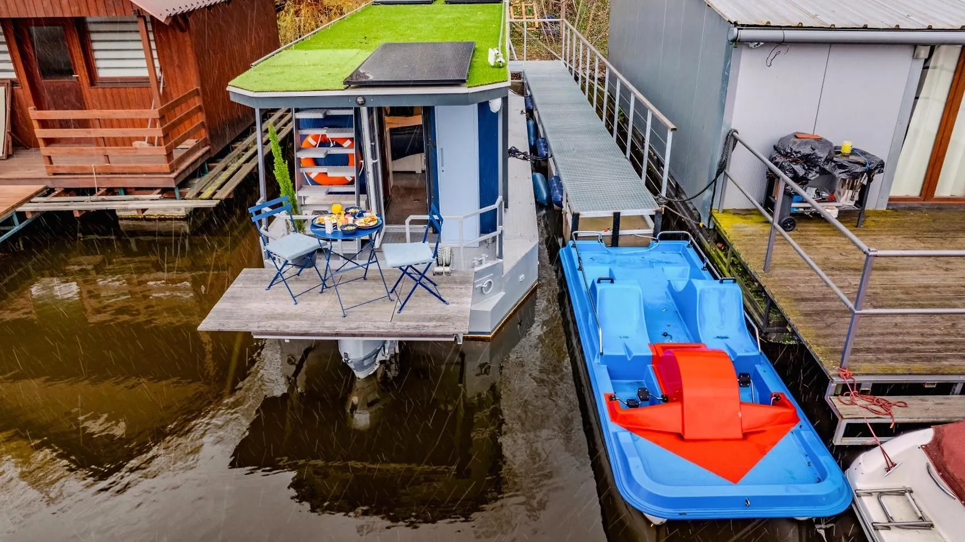 Botel Houseboat Neptun With Paddle Boat - Stay On The River Prague